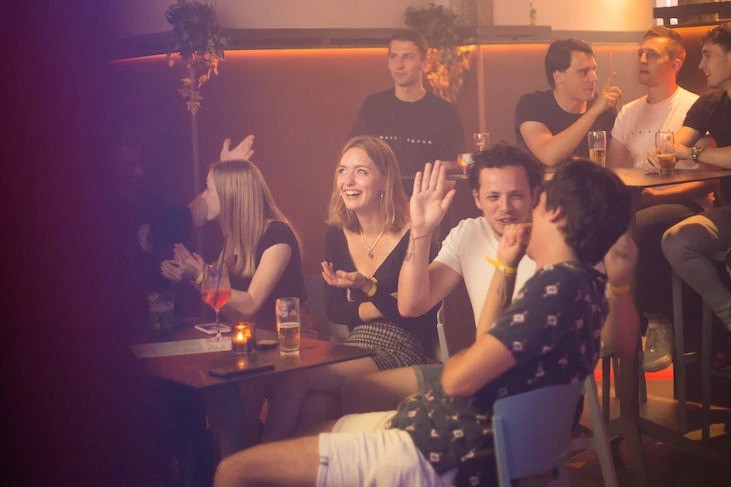 Quiz Maestro - Organisiere ein lustiges Quiz als Firmenevent oder Teamausflug Quiz Maestro - Organisiere ein lustiges Quiz als Firmenevent oder Teamausflug